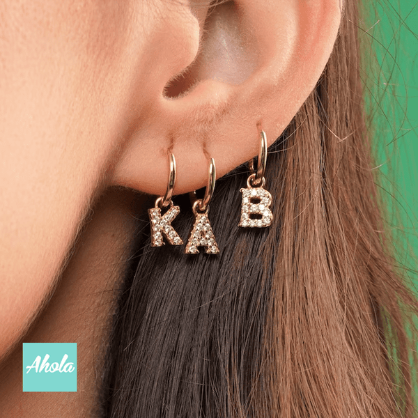 SP074 Custom Cubic Zirconia Initial Huggie Hoop Earrings 簡約鋯石 